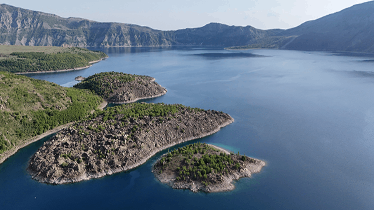 Bitlis'e gelen gazeteciler, Nemrut Kalderası'nı dolaştı
