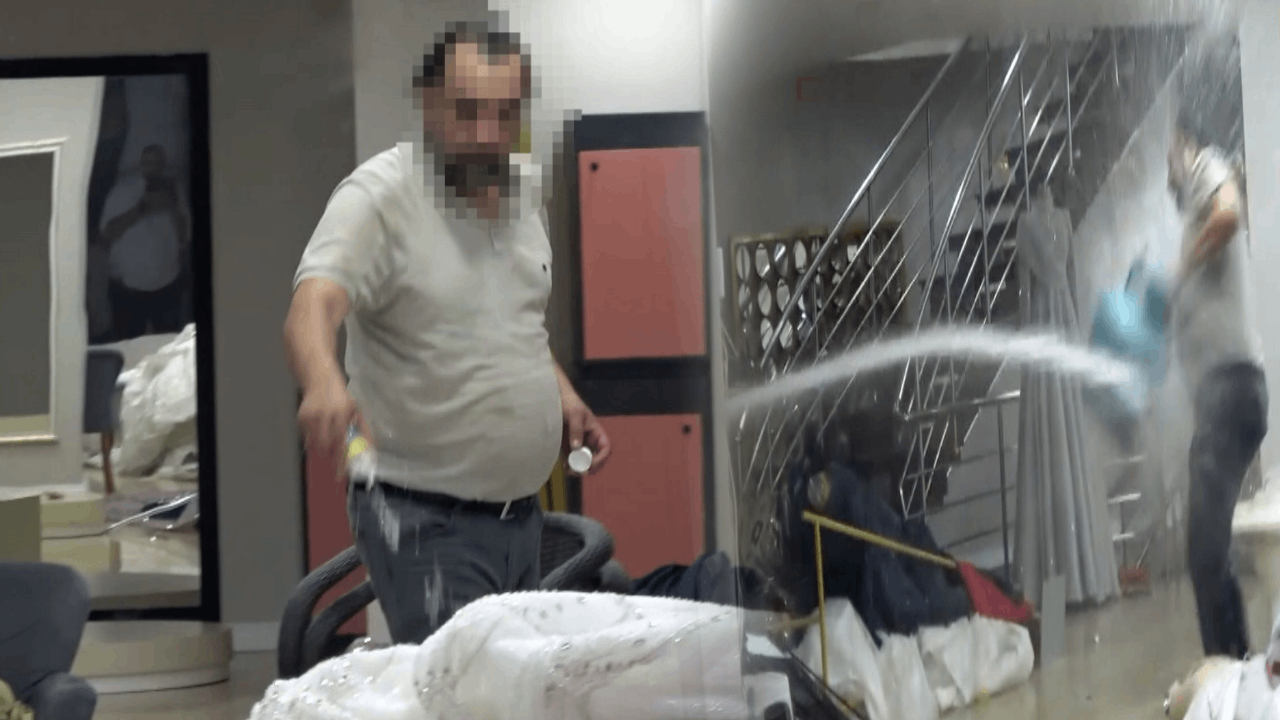 Kontrolden çıkan gelinlikçi her yeri ateşe vermek istedi