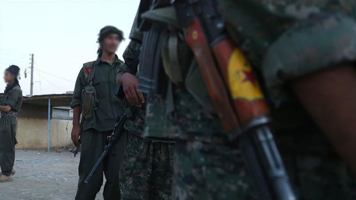 YPG/PKK'lı teröristler 11 Suriye askerini esir aldı