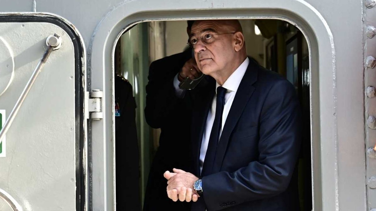 Komşu savunma bakanını uyku tutmuyor