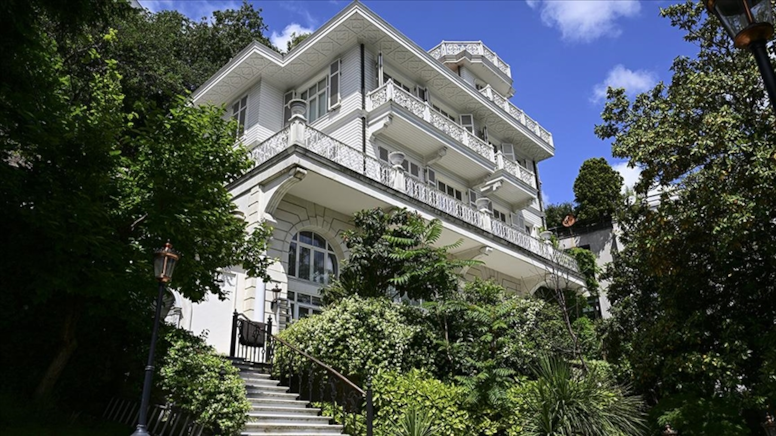 Boğazın en pahalılarından 'Beyaz Köşk' 115 milyonluk indirimle satışta