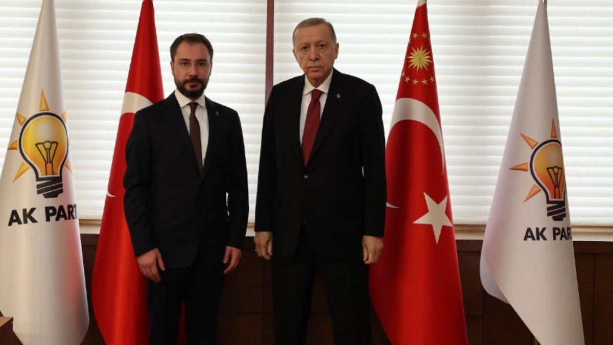 'Pes' dedirten skandal iddia! AKP’li başkan yeğeni için binlerce öğrenciyi hiçe saydı