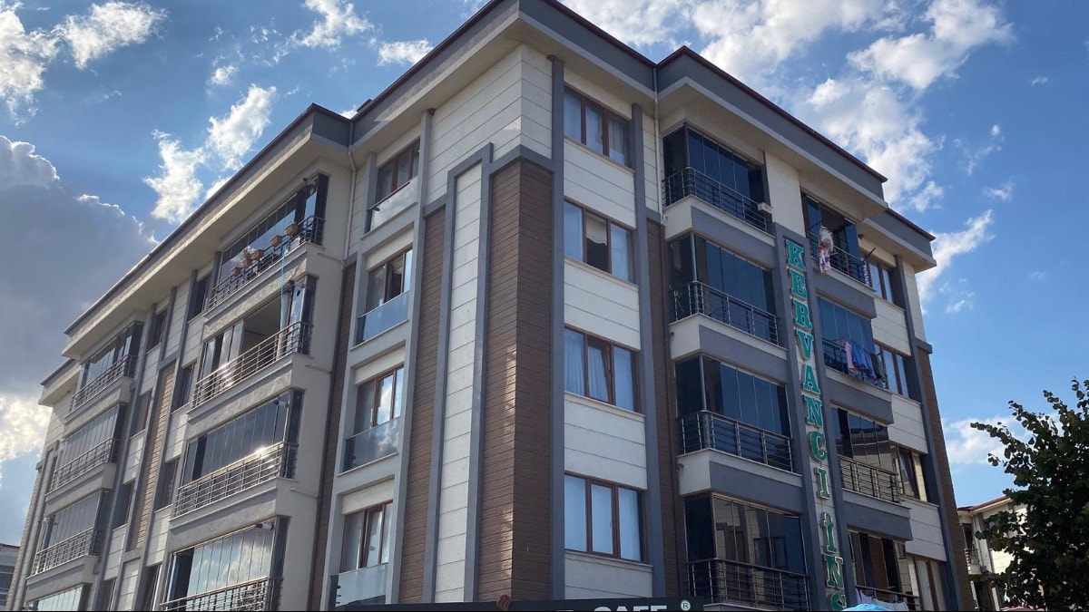 Tekirdağ'da apartman dairesinde yangın: Baba ve iki kızı yaralandı