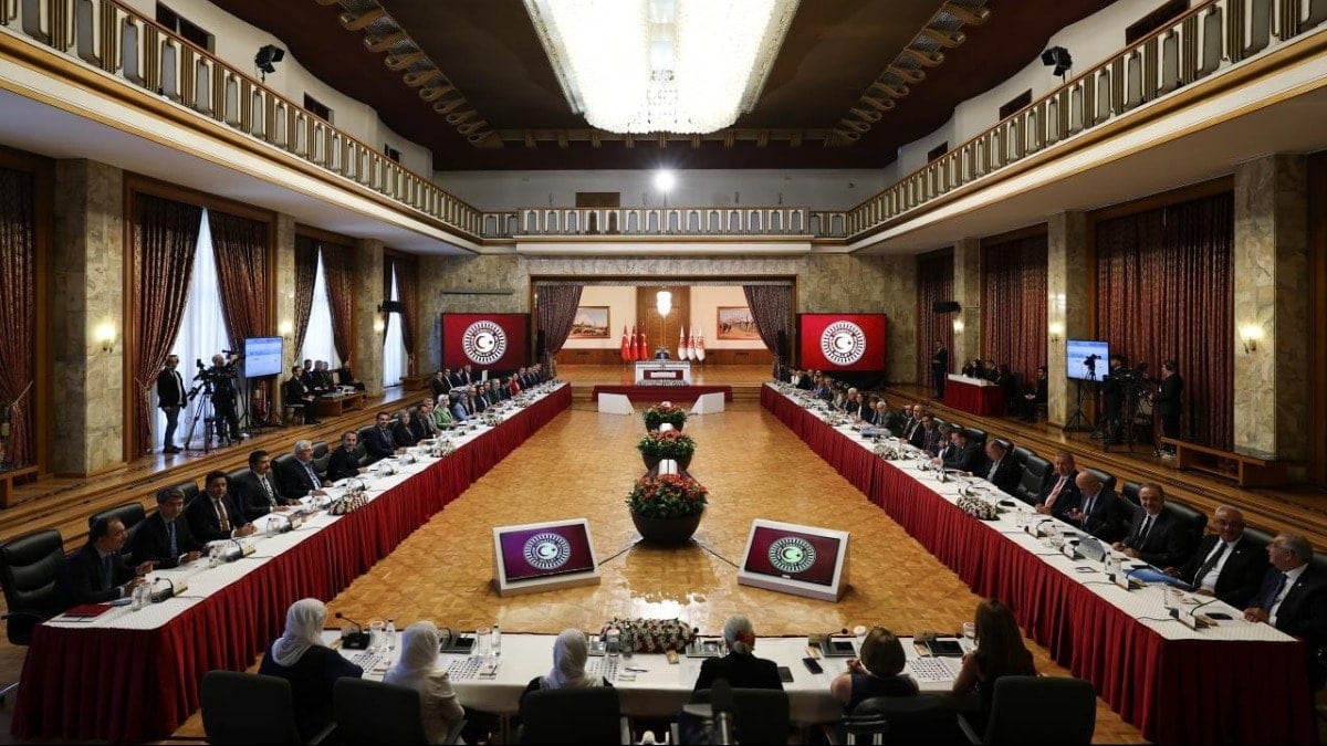 Komisyonda 'fonksiyon sapması' tartışması