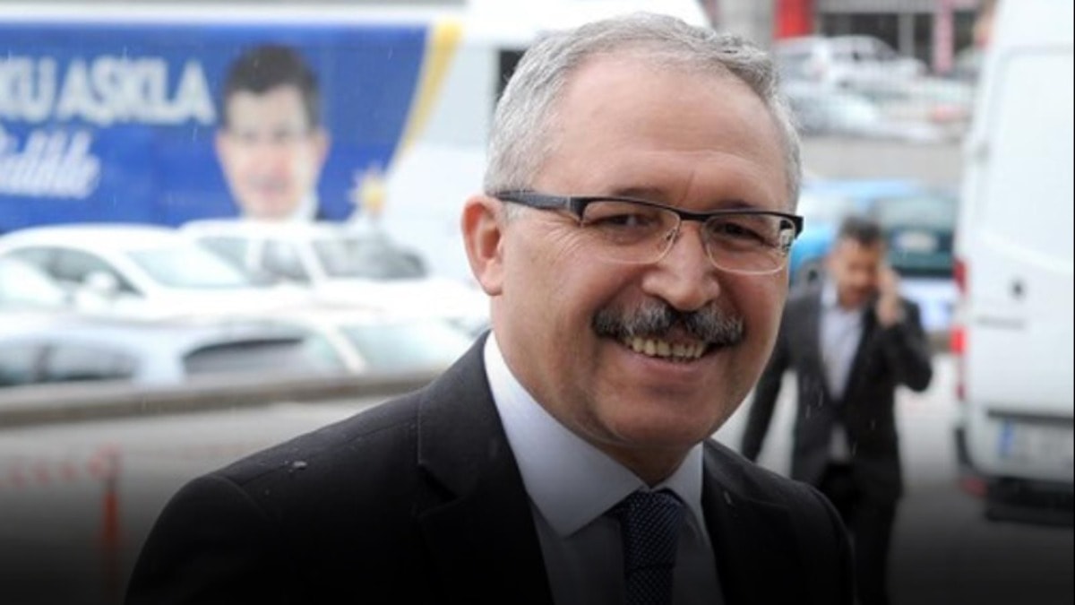 Saray'a yakın isimden sürpriz yazı