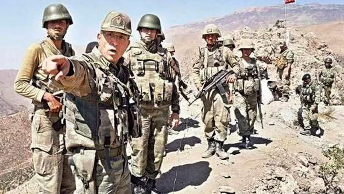 FETÖ’nün kumpasını yendi, orgeneral oldu