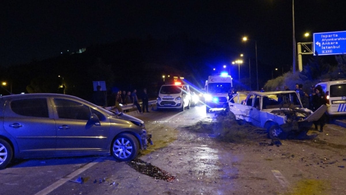 Polisten kaçarken polise çarptı: 3'ü polis, 10 yaralı