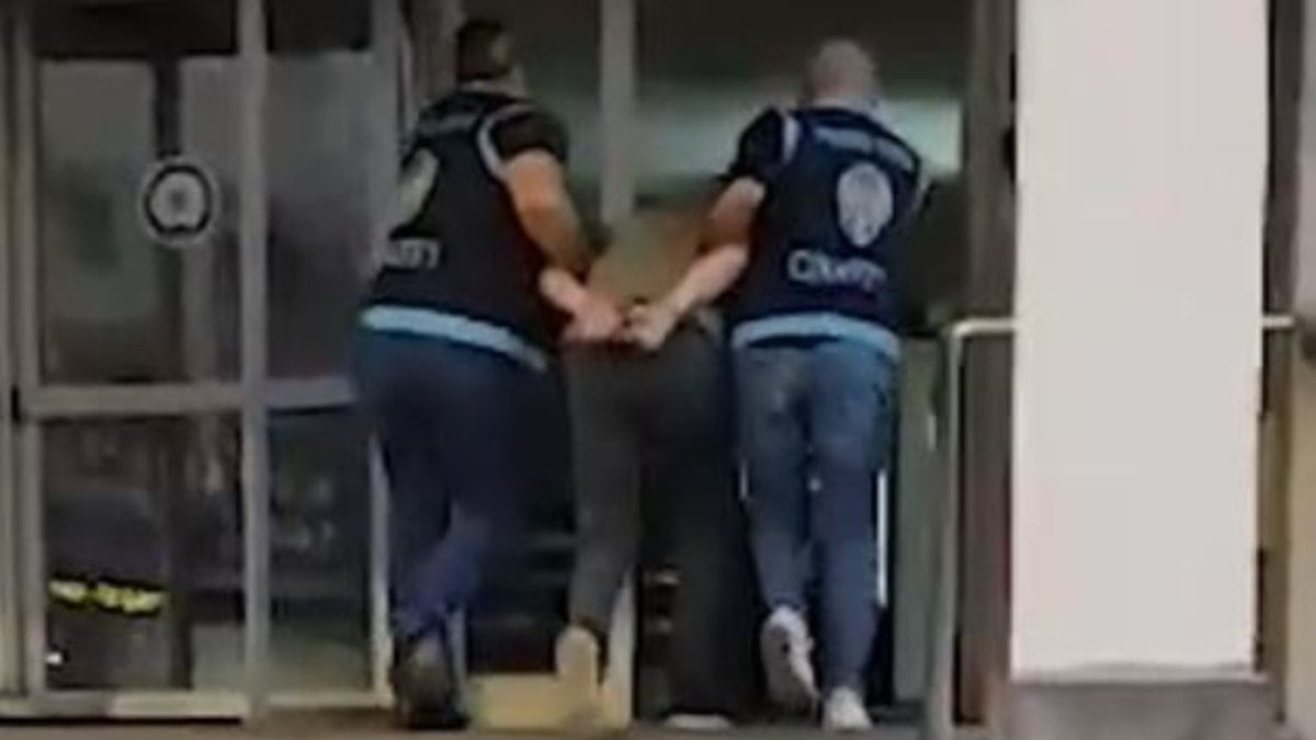 Eski eşini bıçaklayan şüpheli tutuklandı