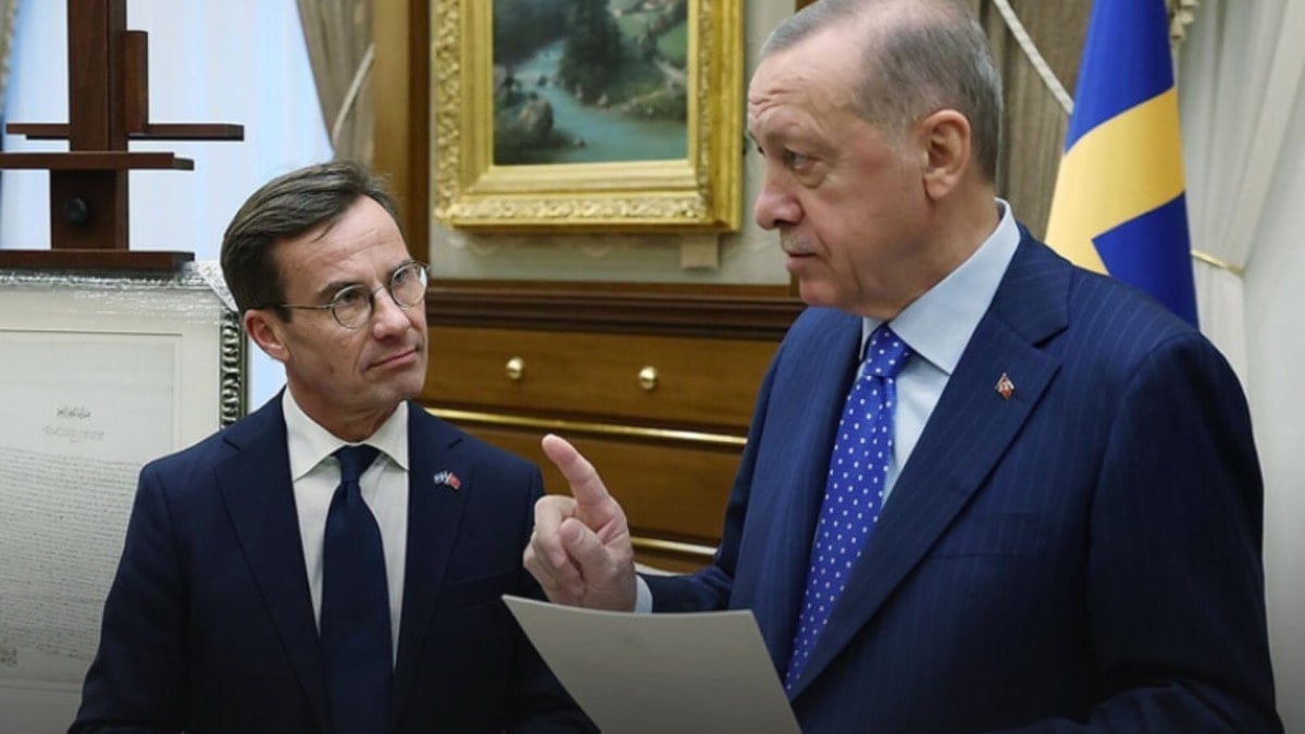 Dünya bu skandalı konuşuyor: 'Türkiye Dosyası'nı havalimanı tuvaletinde unuttular