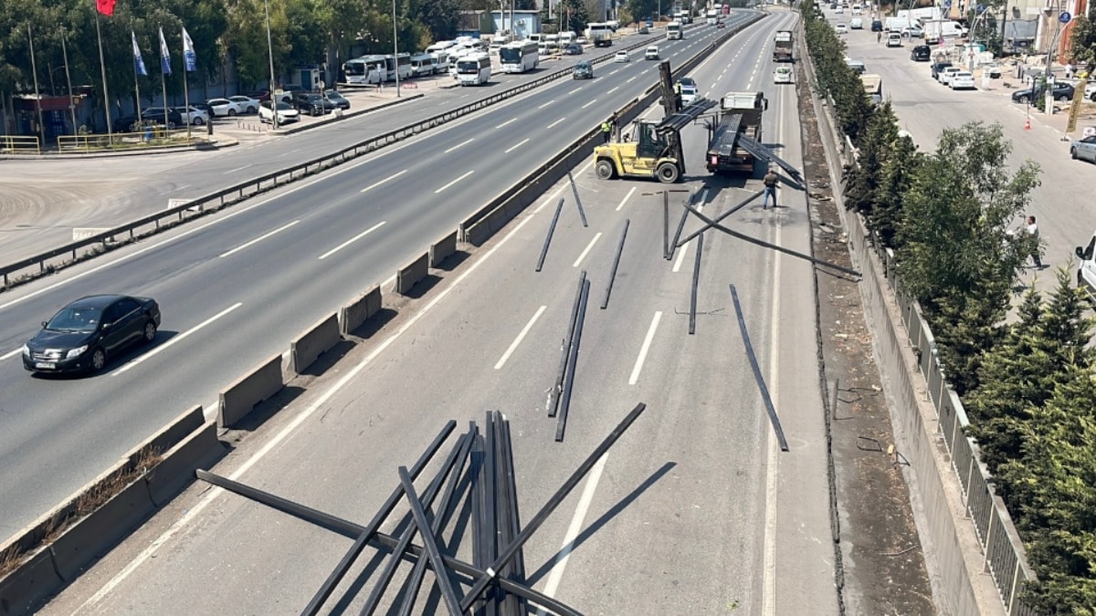 D-100'de kaza: İstanbul istikameti ulaşıma kapandı