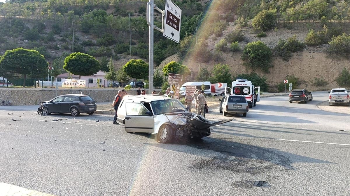 Gümüşhane'de zincirleme trafik kazası