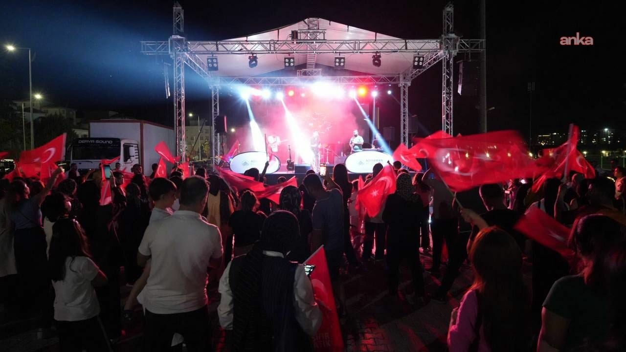 Adıyaman'da 'Zafer Konseri' coşkuya sahne oldu