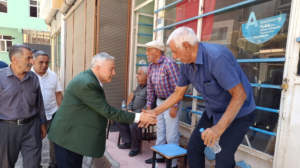 Milletvekili maaşından şikayet eden eski AKP'li vekil ilçe ve köy ziyaretlerinde