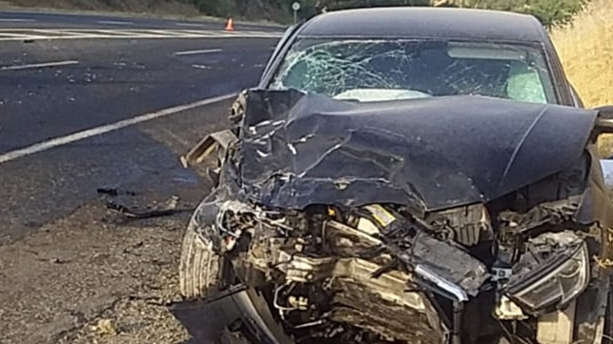 Elazığ'da iki otomobilin çarpıştı: 6 yaralı