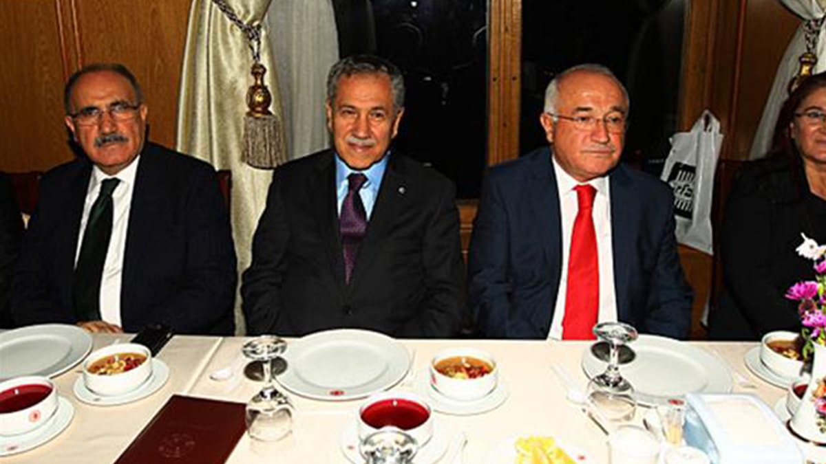 Bülent Arınç da topa girdi: AKP'de Beşir Atalay krizi derinleşiyor!