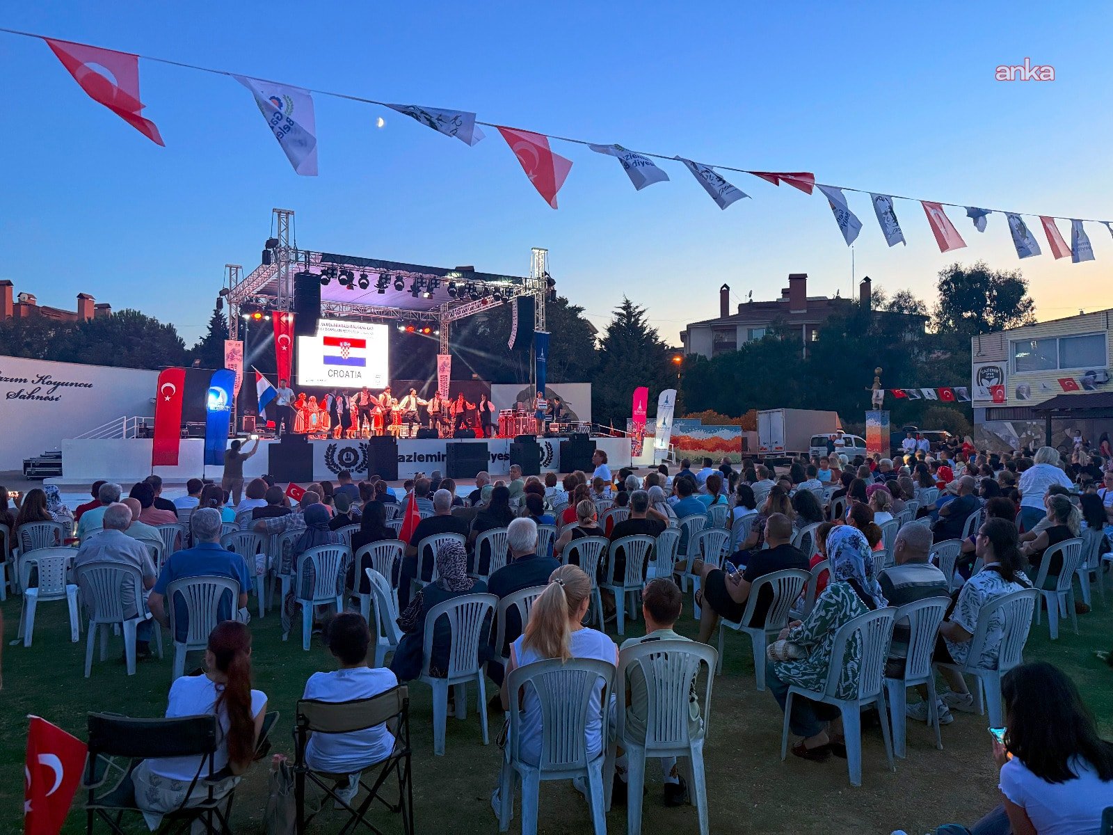 İzmir’de 'Balkan' coşkusu sürüyor