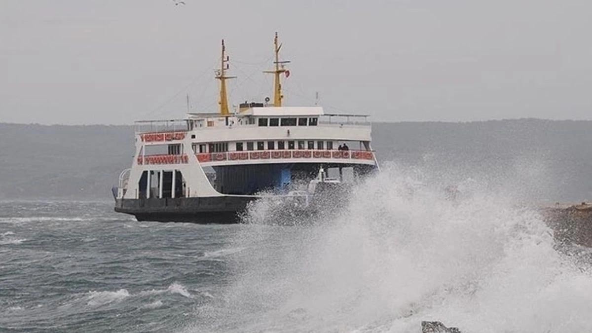 Fırtına Marmara'ya yaklaştı sefer iptalleri başladı