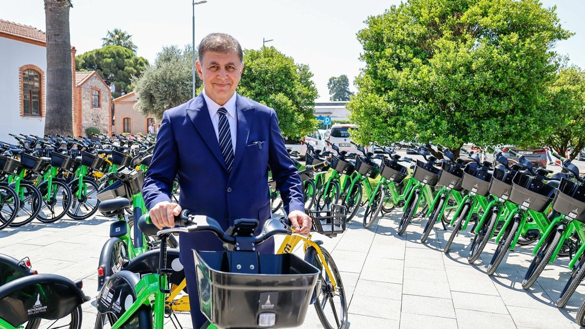 İzmir'de yeni dönemi belediye başkanı duyurdu