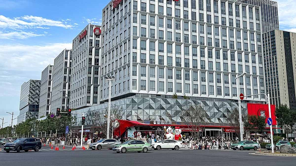 Her şey büyükannesinden aldığı 400 dolarlık borçla başladı, bugün McDonald's'ı geride bırakan bir imparatorluk kurdu