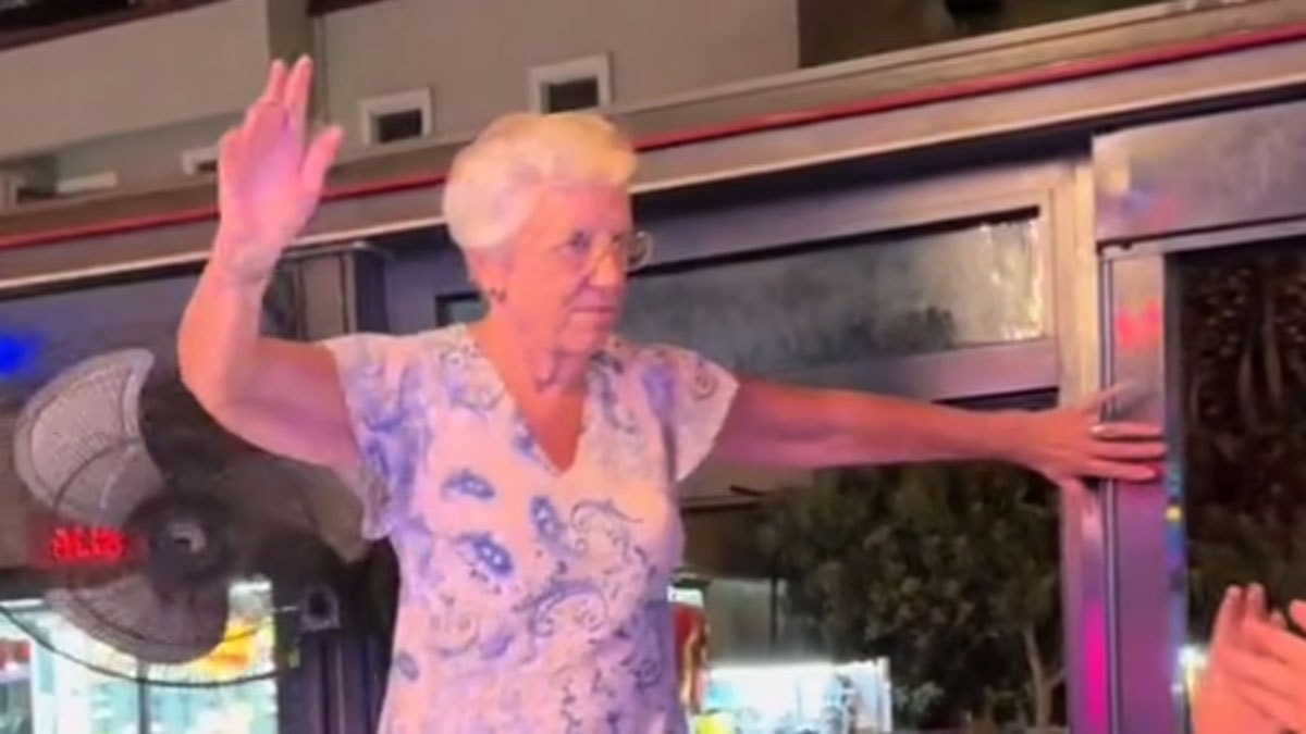 İngilizler böyle haberleştirdi: 'Aşk yaşamak için Marmaris'e geliyorlar'