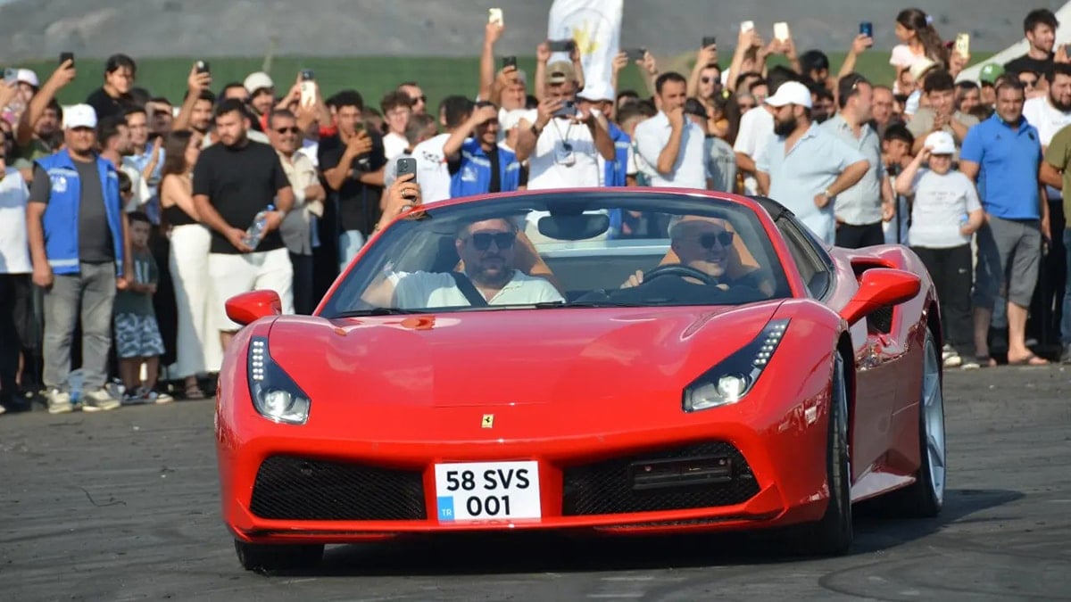 Sivas’ın Ferrarili Başkan’ı