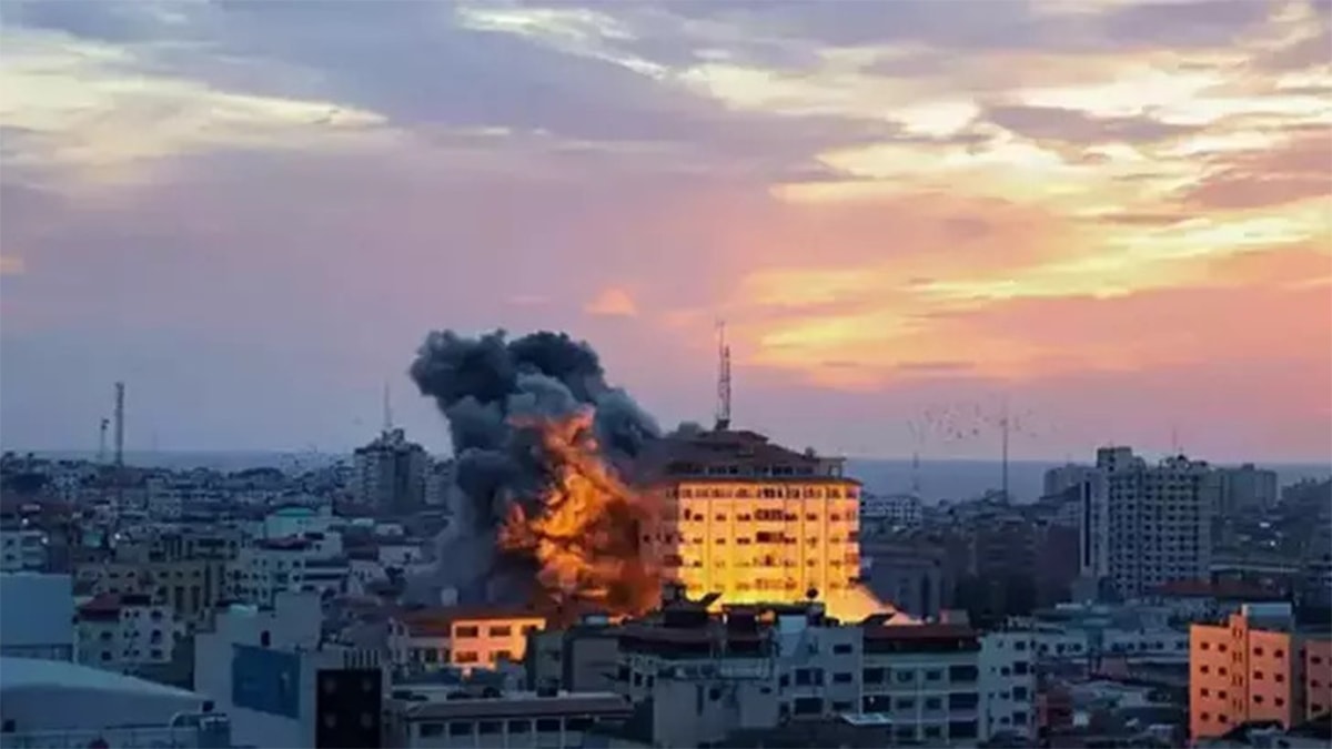 İsrail bir ülkeye daha saldırı başlattı