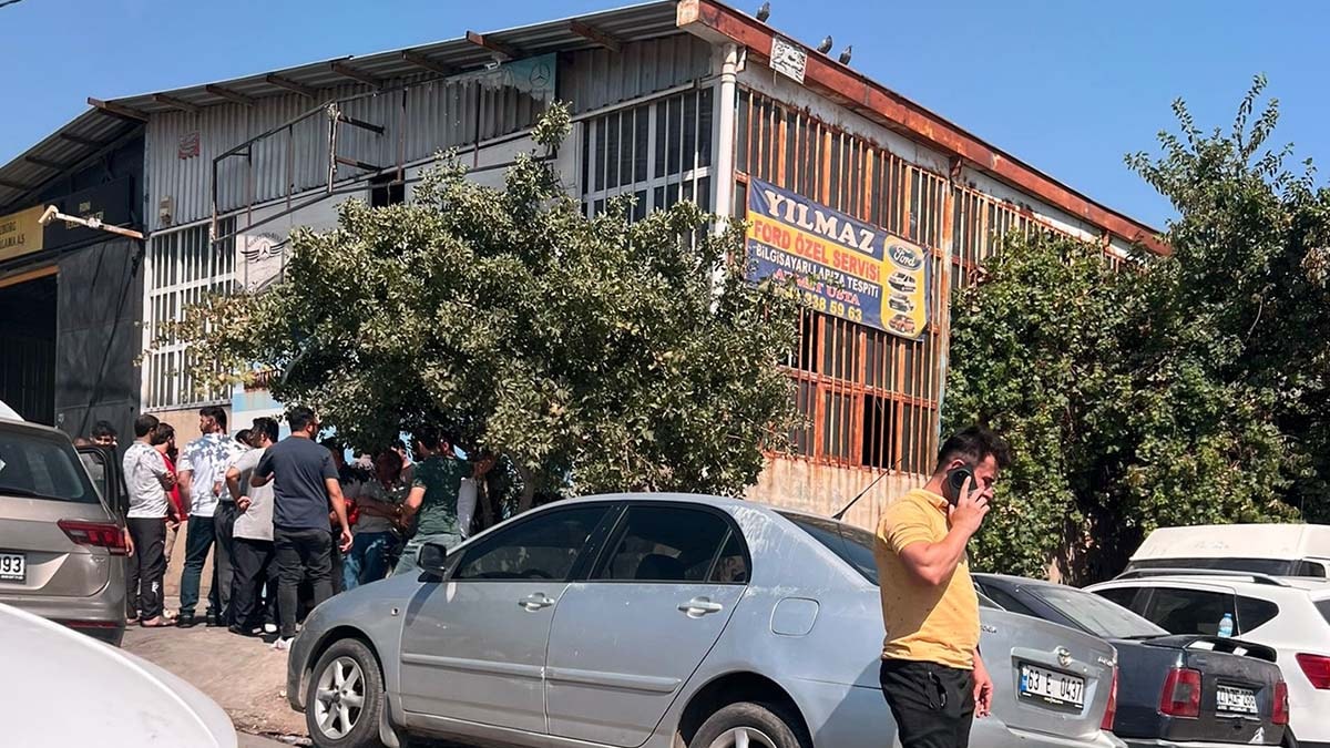 Oto tamircisi dükkanında ölü bulundu