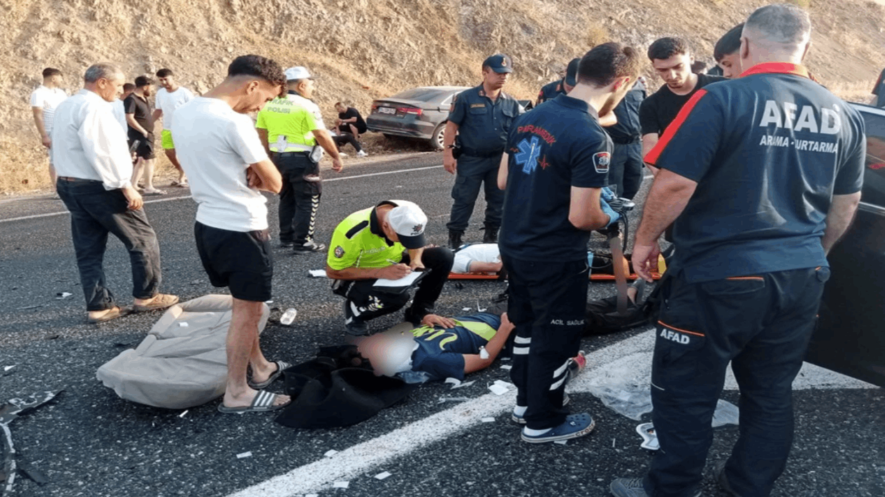 Elazığ’da otomobiller çapıştı: 1’i ağır, 6 yaralı