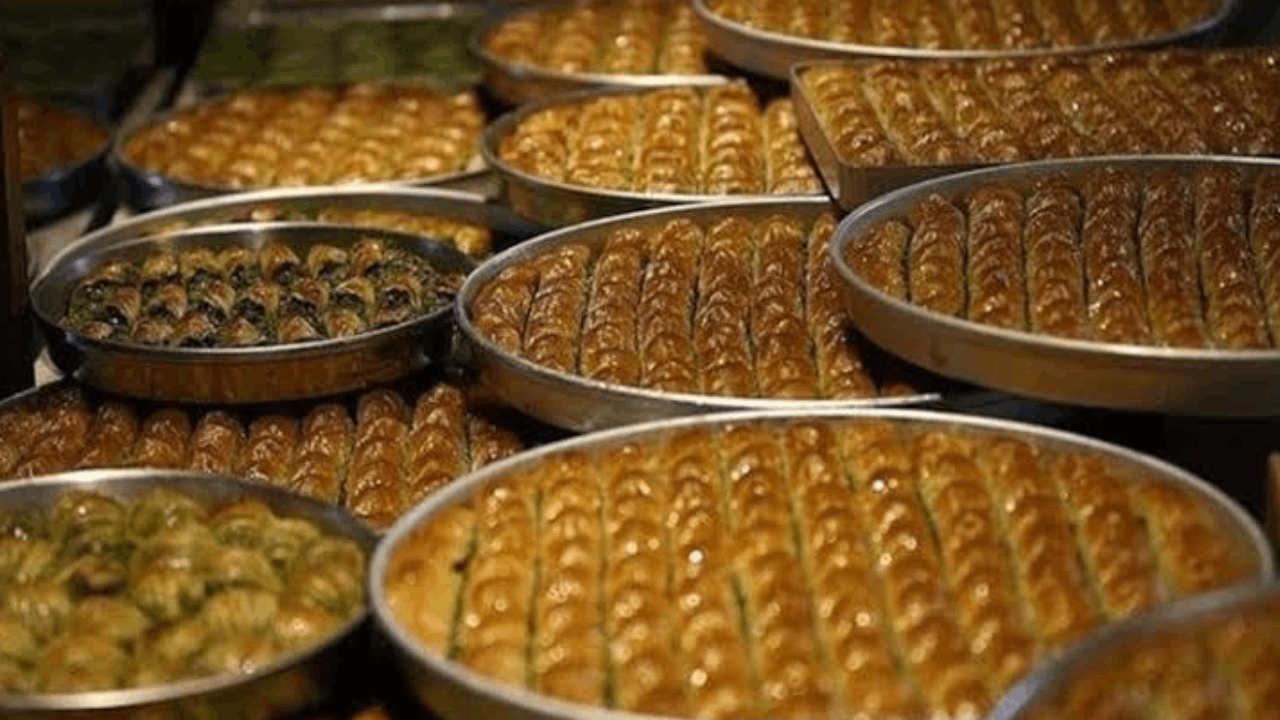 Baklava belediyeciliği… Doğrudan teminle baklavaları almışlar