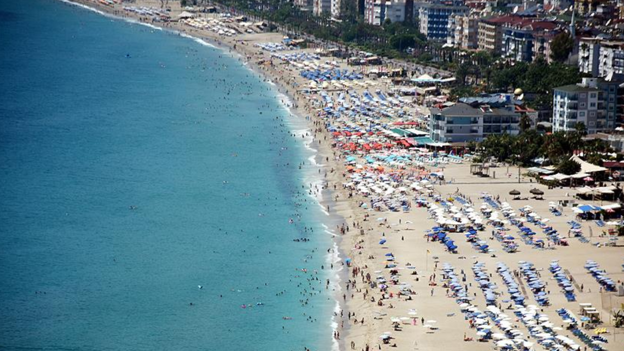 Antalya’ya turist akını: 9 milyonu aştı
