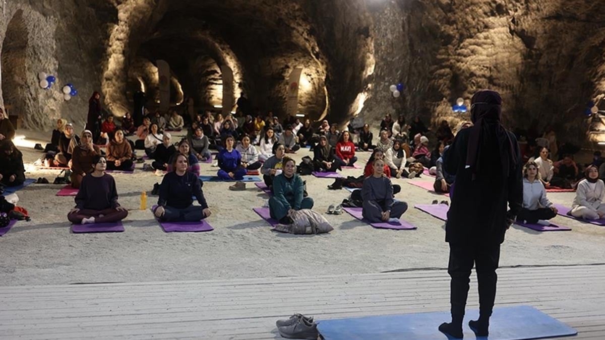 Çankırı'da Yoga sevdası! Hamile kadınlar yerin 150 metre altına indiler
