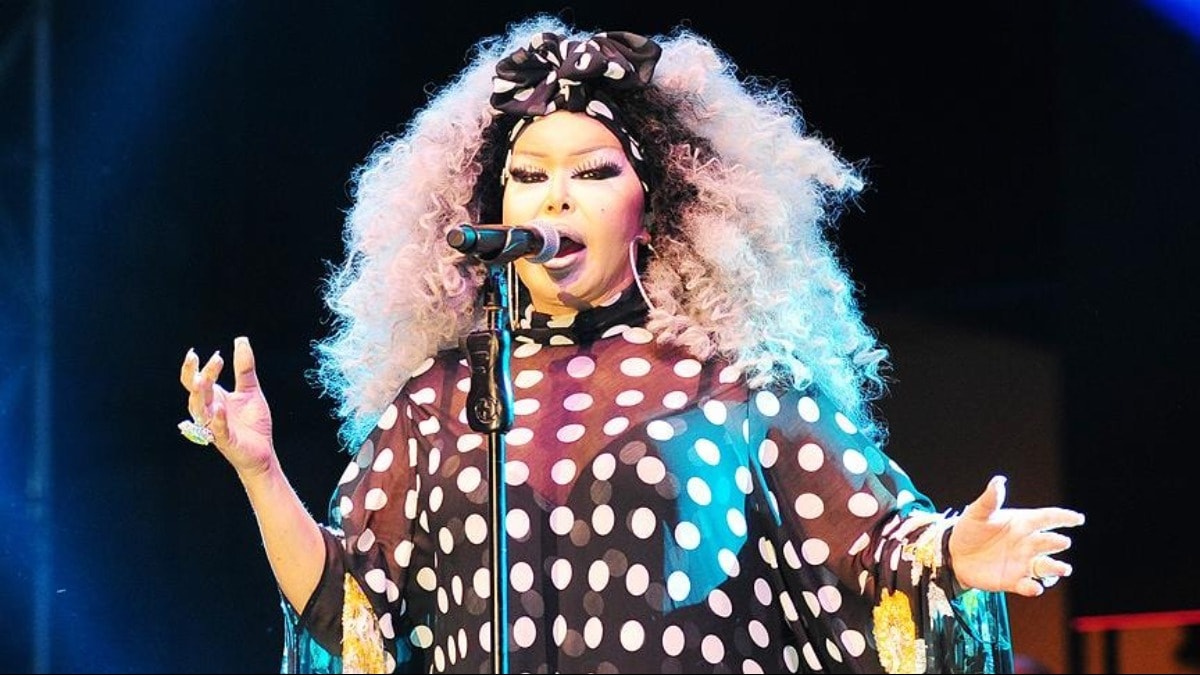 Bülent Ersoy'dan yakışıklı erkeklere davet!