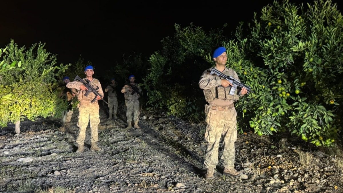 Tarlada yatan serveti korumak için komandolar harekete geçti