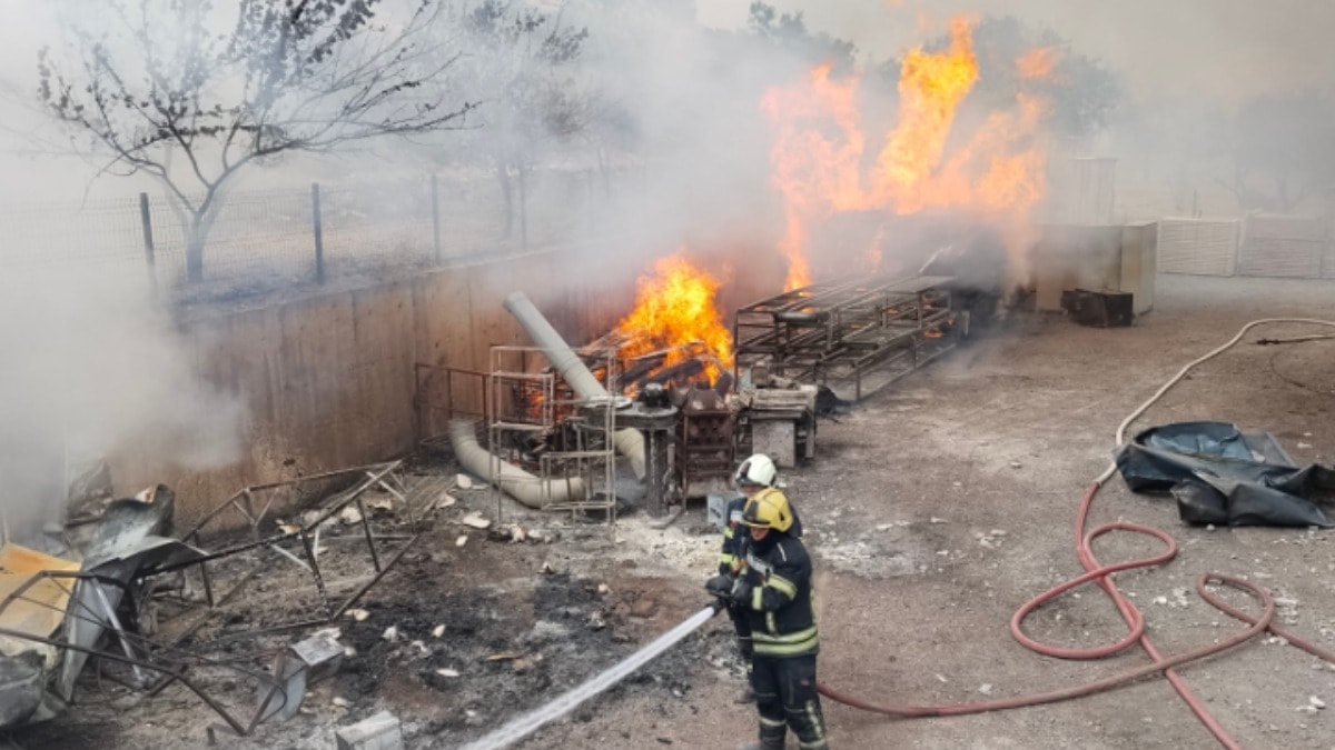 Kayseri OSB’de mobilya fabrikasında yangın