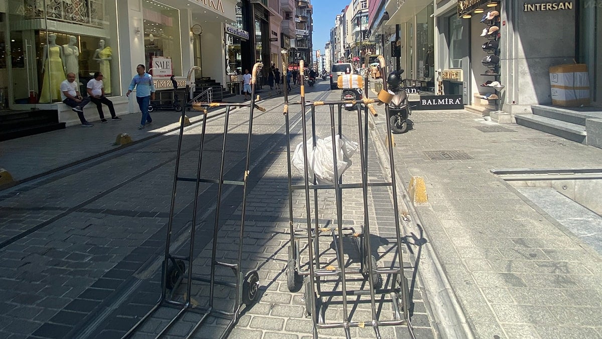 Laleli ve Merter'de mağazalar ve bavul ticareti