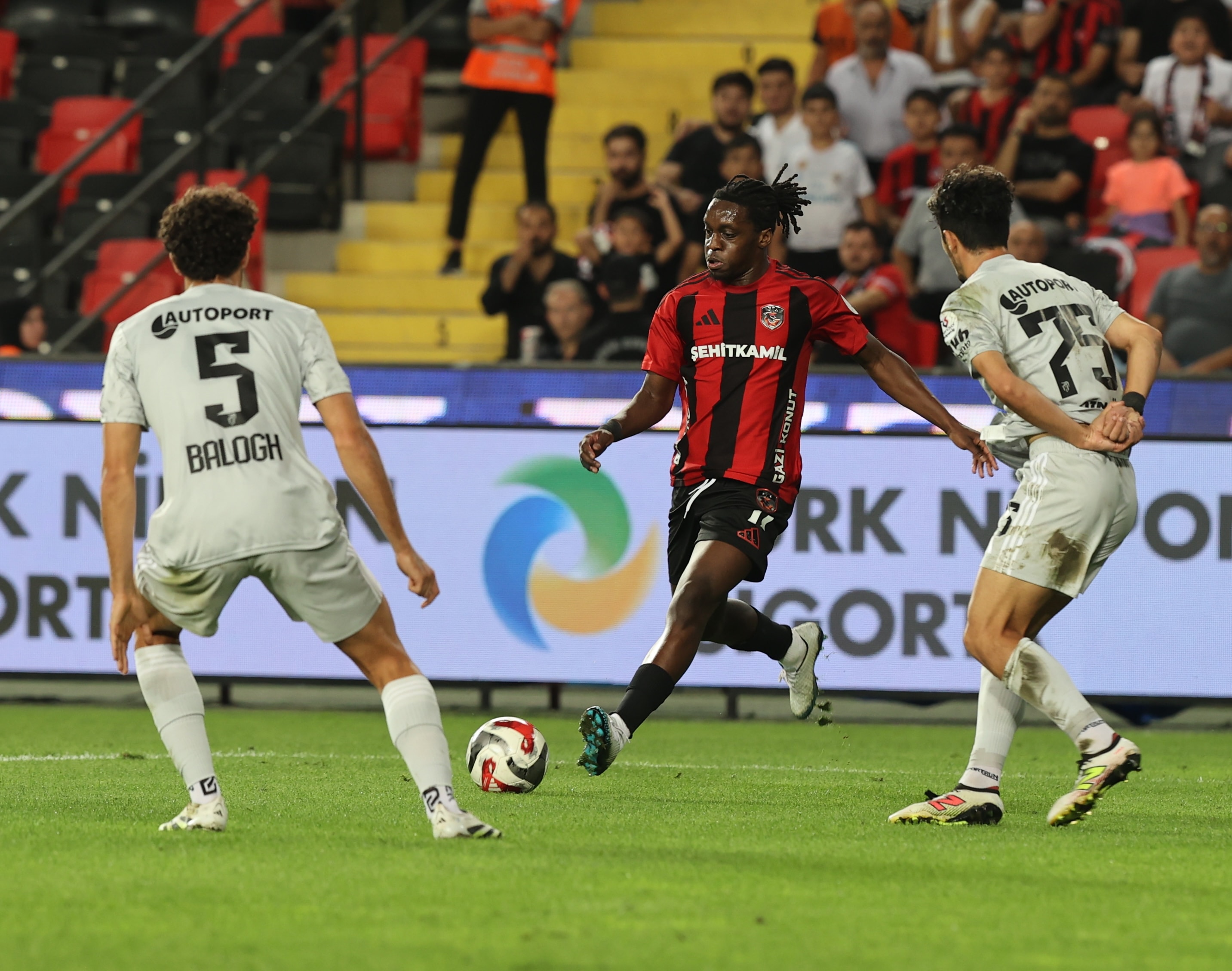Gaziantep FK'ye dört dakika yetti