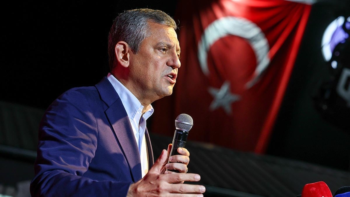 Özgür Özel'den Küçükçekmece mitingine davet: "Bizim güvencemiz millettir"
