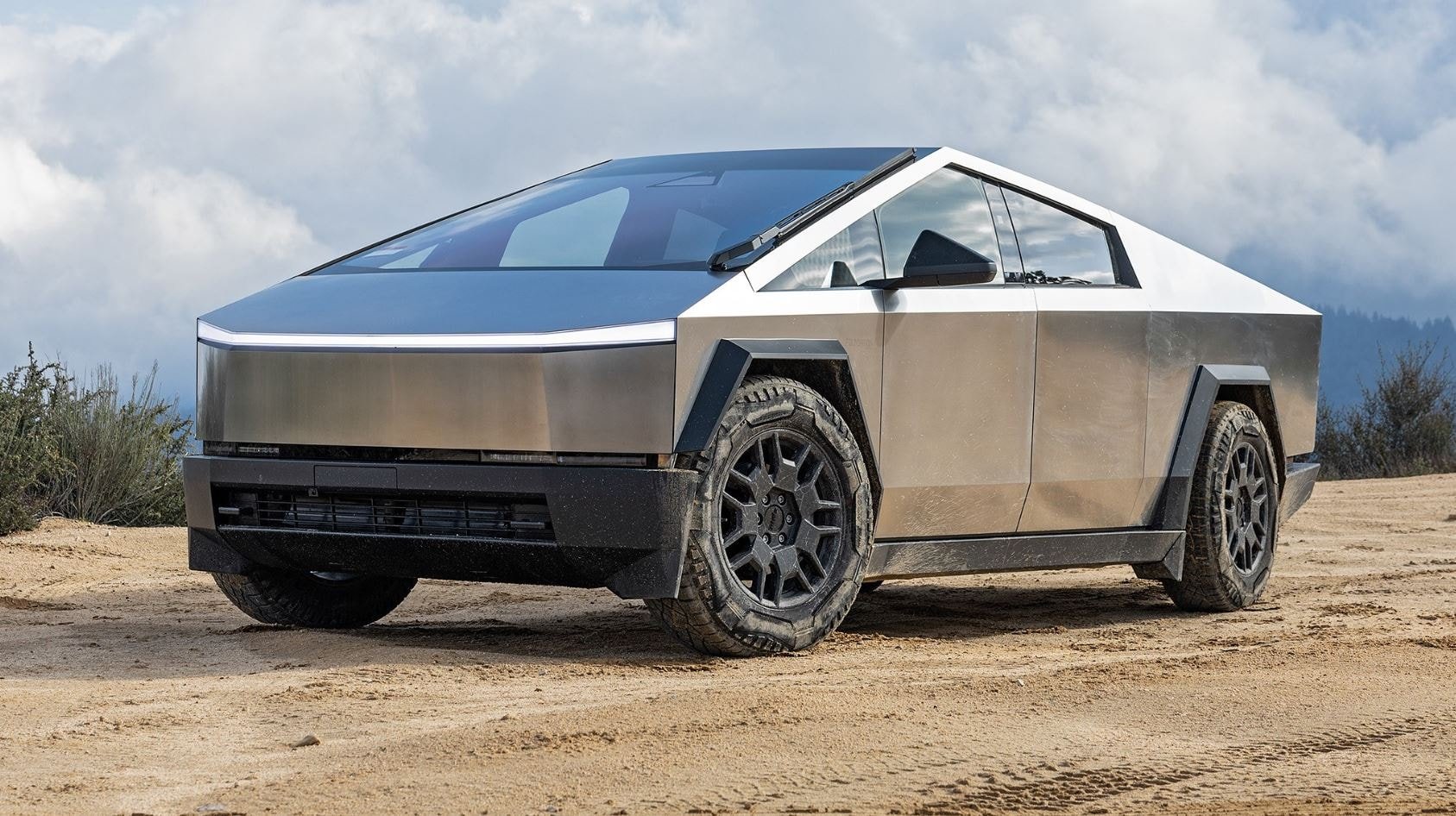 Tesla Cybertruck arka görünüş