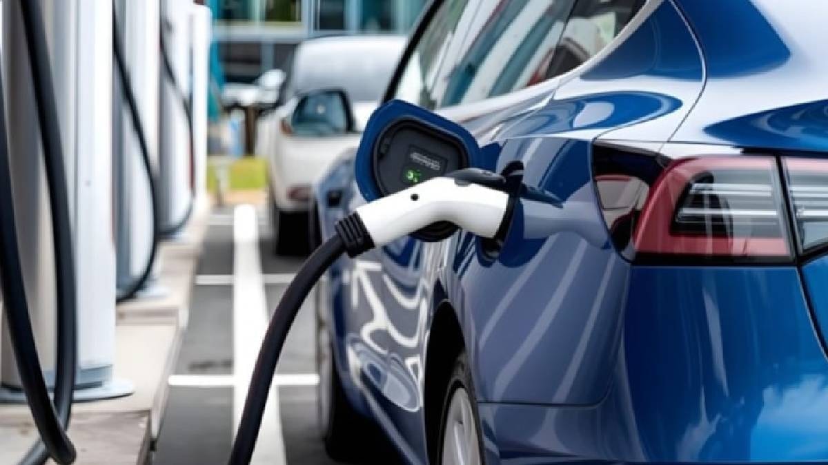 Dünyada en hızlı şarj olan elektrikli otomobili: Sadece 10 dakikada doluyor