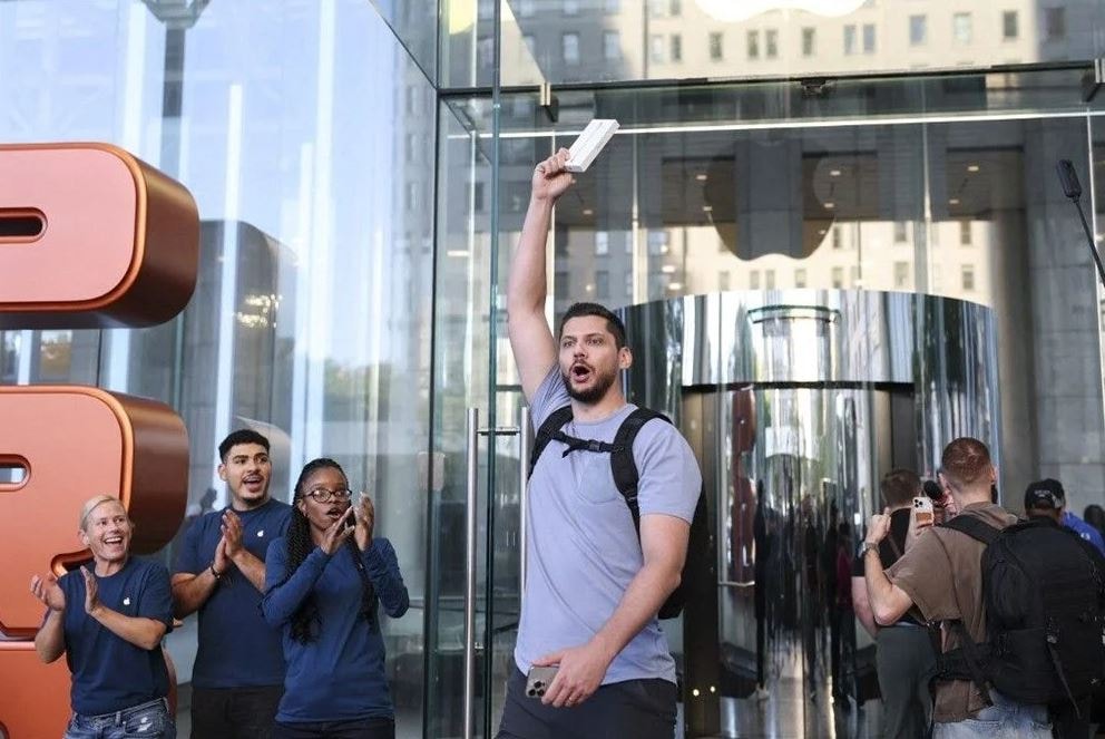 Başka ülkelerdeki iPhone 17 fiyatları belli oldu! Türkiye hepsini ikiye katladı