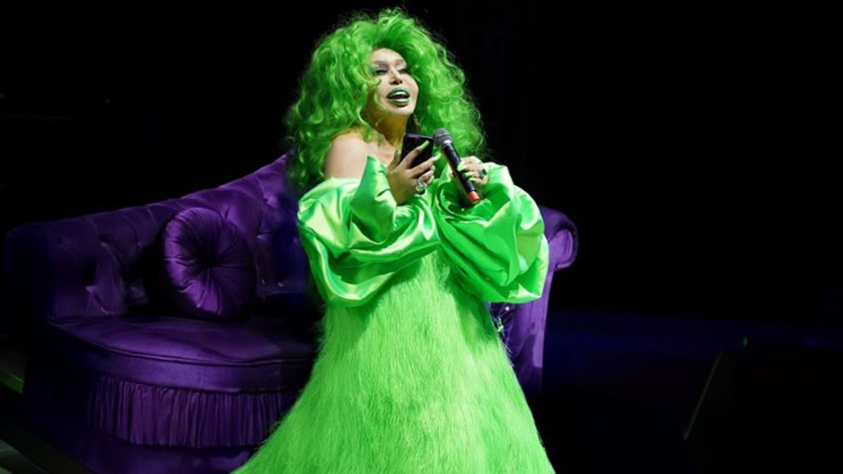 Bülent Ersoy: 'Ben kendimi kurtarırım, Saray sizi duymasın'