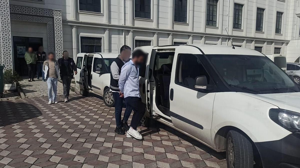 Kocaeli'de park halindeki TIR'ı çalan 4 şüpheli tutuklandı