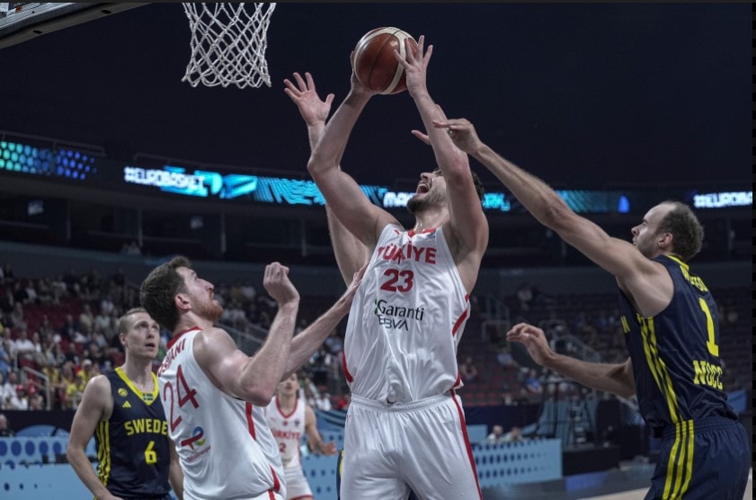 12 Dev Adam İsveç'i devirdi! Çeyrek finaldeyiz