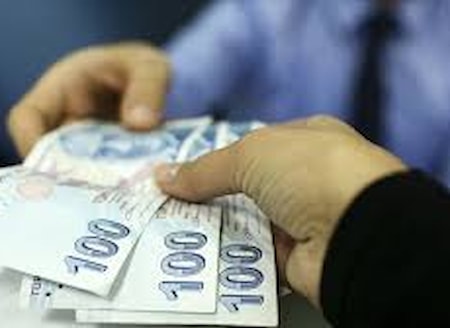 Kademeli emeklilikte son durum ne?8 Eylül 1999 sonrası sigorta girişi olan milyonlarca çalışan, kademeli emeklilik düzenlemesini beklerken 2026 yılı itibarıyla yasal bir metin bulunmuyor. TBMM'de talepler yer alsa da düzenleme henüz yasalaşmadı ve Resmi Gazete'de yayımlanmadı.