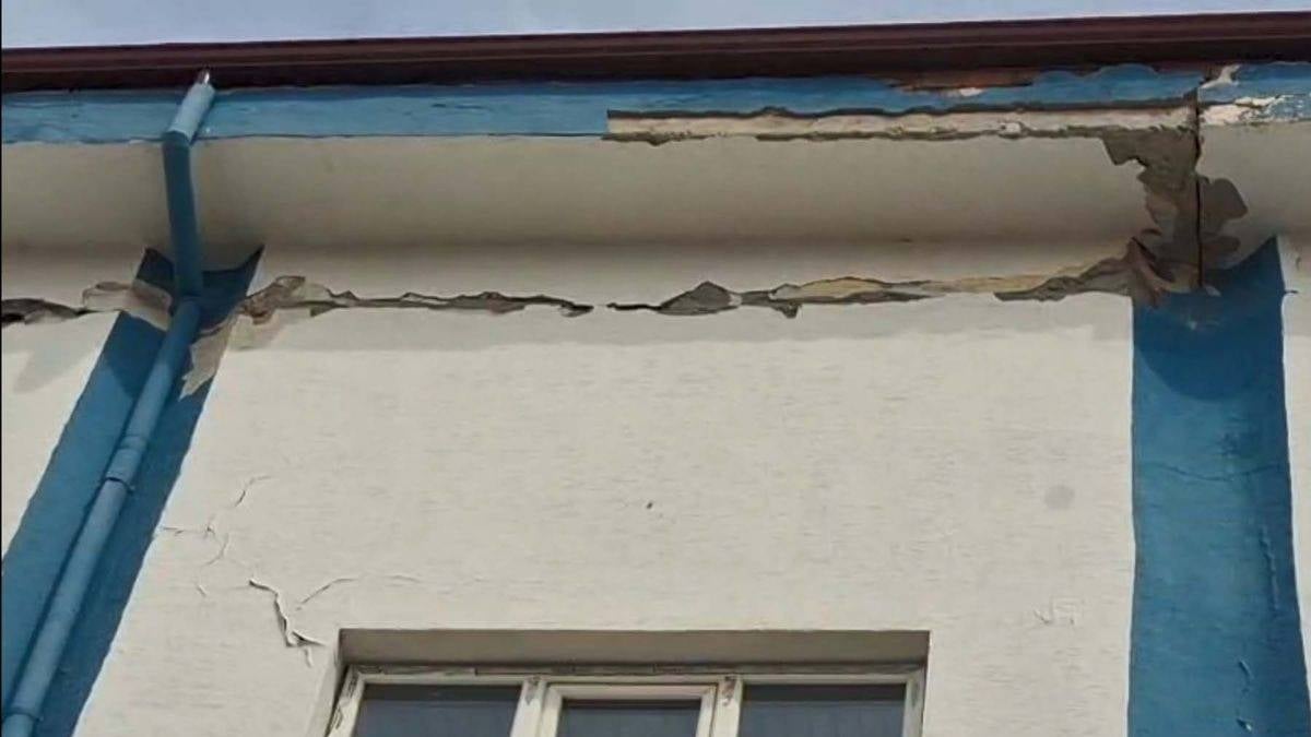 Kütahya Simav depremi sonrası belediye binasında hasar meydana geldi