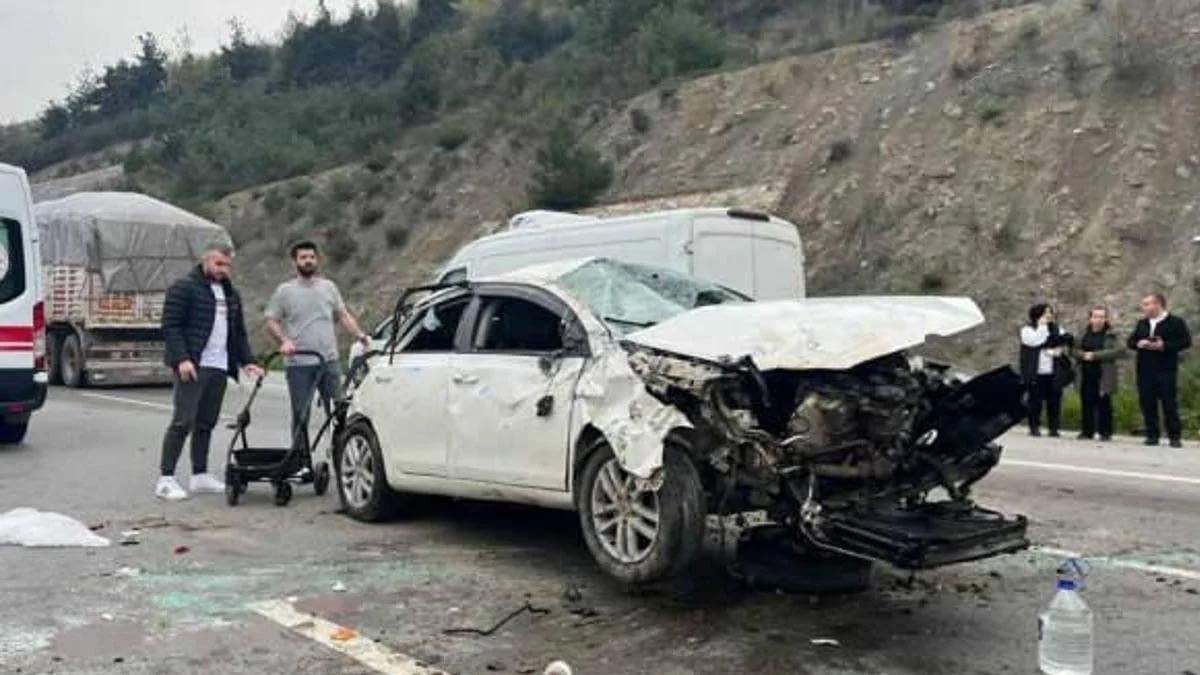 İnegöl’de feci kaza, otomobil bariyere çarptı