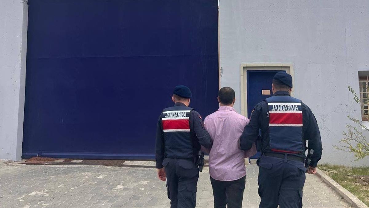 Cezaevinden kaçtı, camide uyurken yakalandı
