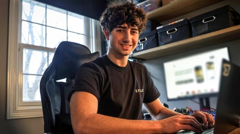 7 yaşında kod yazdı, 18'inde milyoner oldu