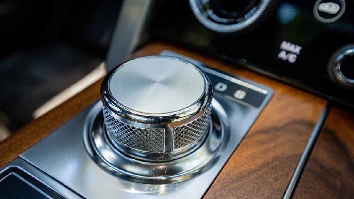 Dünyanın en pahalı otomobili belli oldu: Tek tek elle işlendi, yapımı 2 yıl sürdü ve sadece 4 tane var