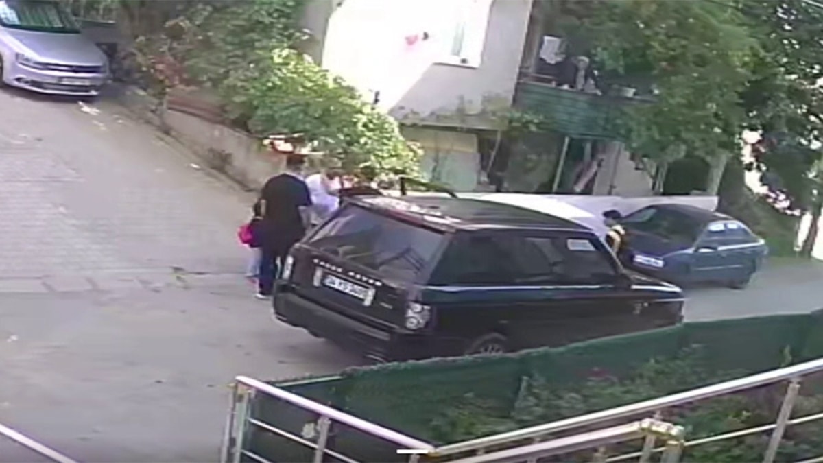 Çocuklarının önünde babaya tokat atmıştı... O magandanın iş yeri kurşunlandı! - Resim : 1